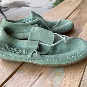 Vans ankle moccasins sz 8 suede green